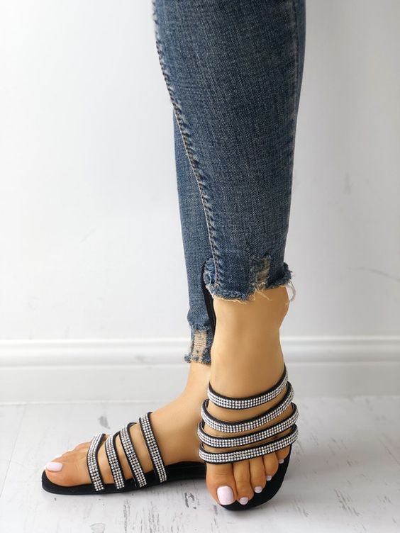 Names of different types 2025 of sandals